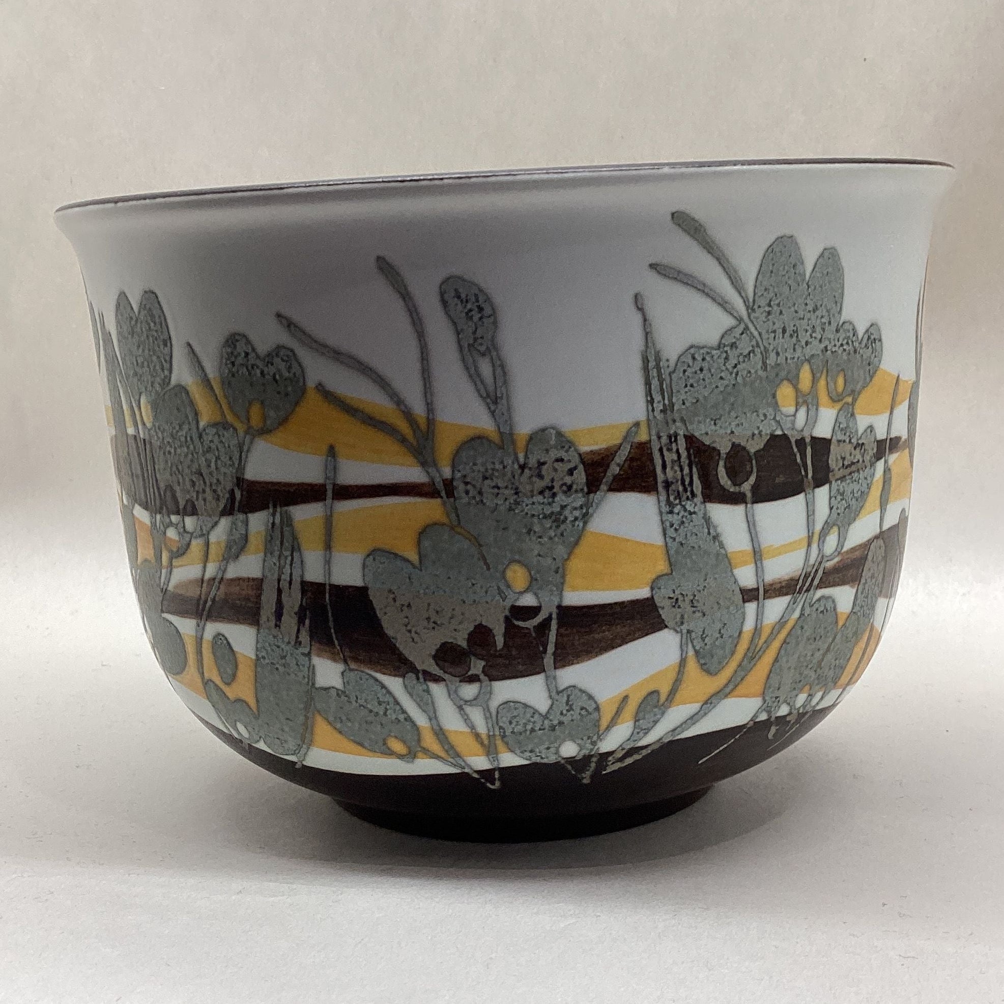 Royal Copenhagen Bowl Ivan Weiss Faience 963/3758”