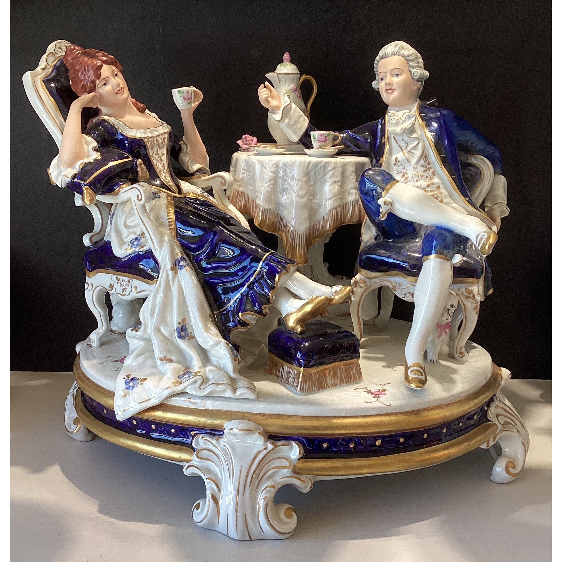 Czechoslovakian porcelain lady and gentleman - 39B31.35.160