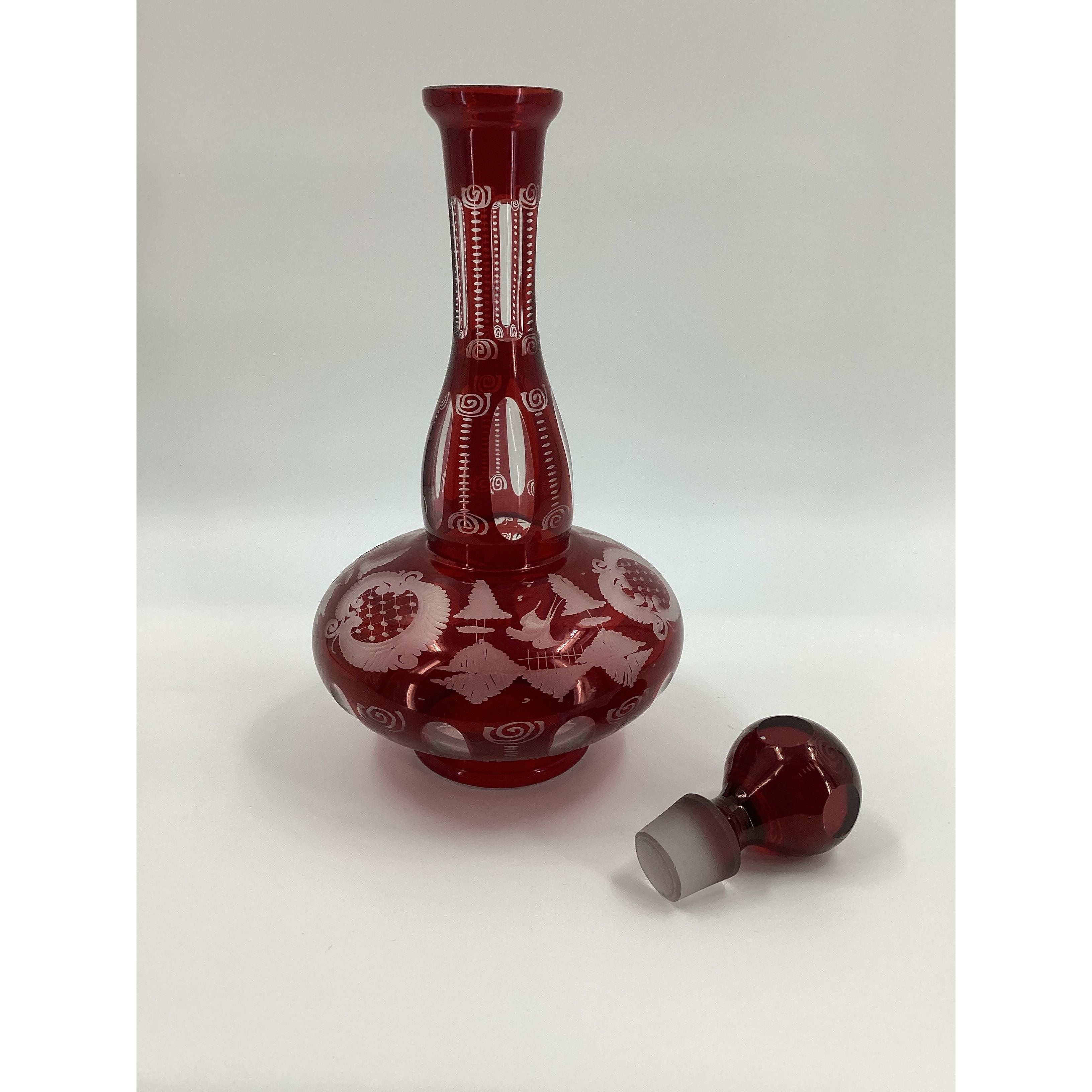 Ruby cut-to-clear decanter - 40F99.35.127