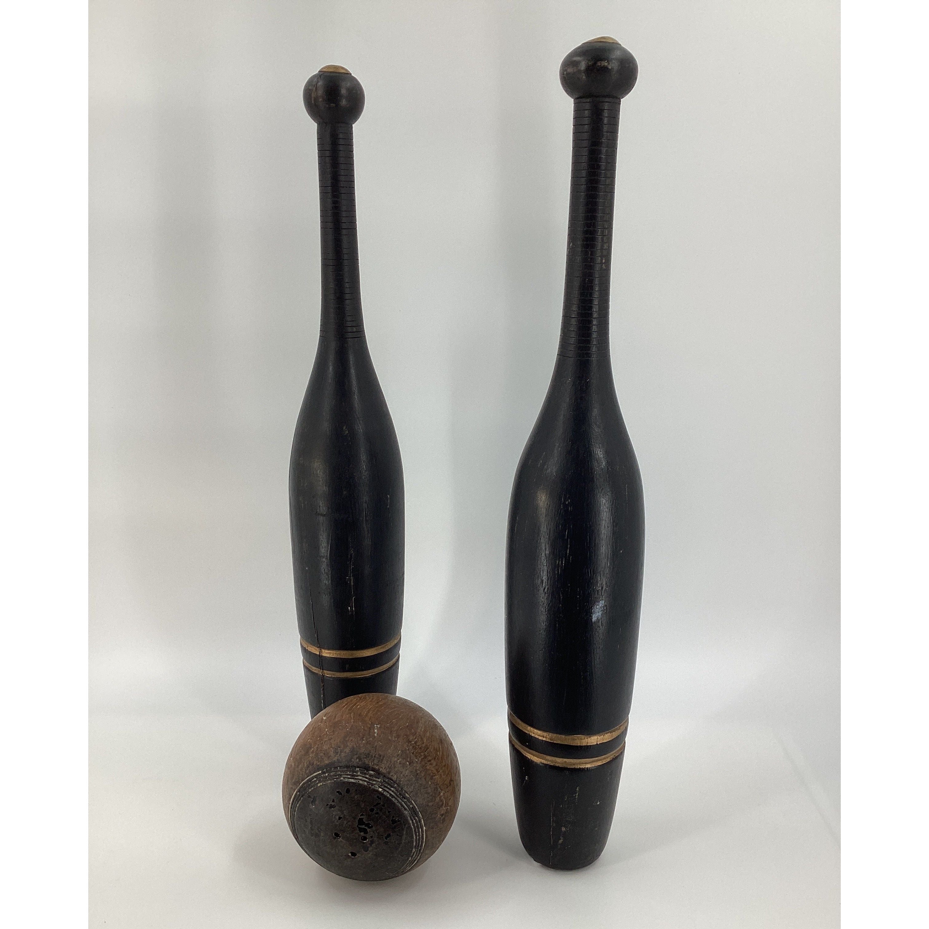 Pair Indian Juggling clubs, bowling ball - 40K69.35.108