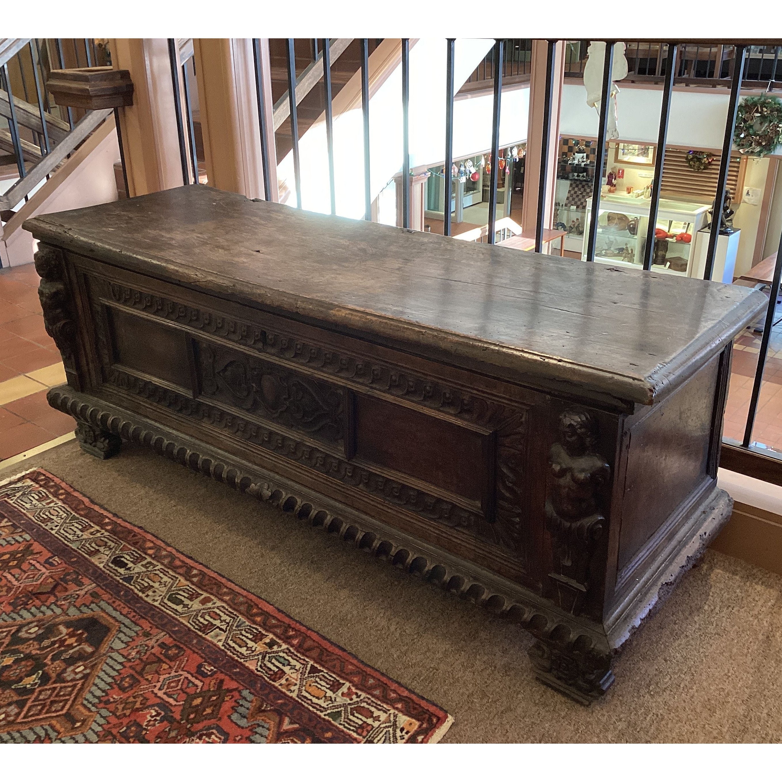 Early Walnut Cassone / Chest - 013.35.291