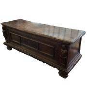 Early Walnut Cassone / Chest - 013.35.291