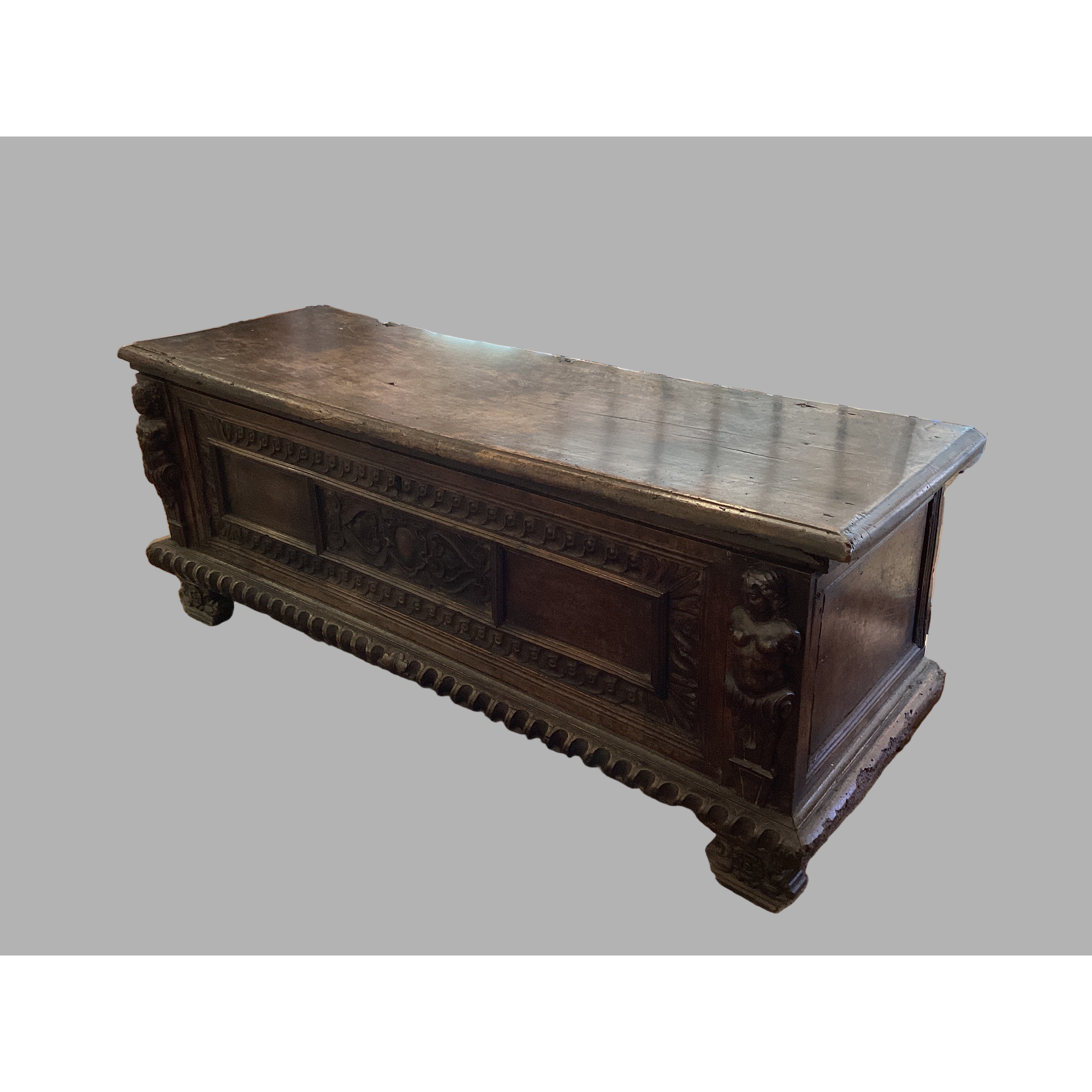 Early Walnut Cassone / Chest - 013.35.291