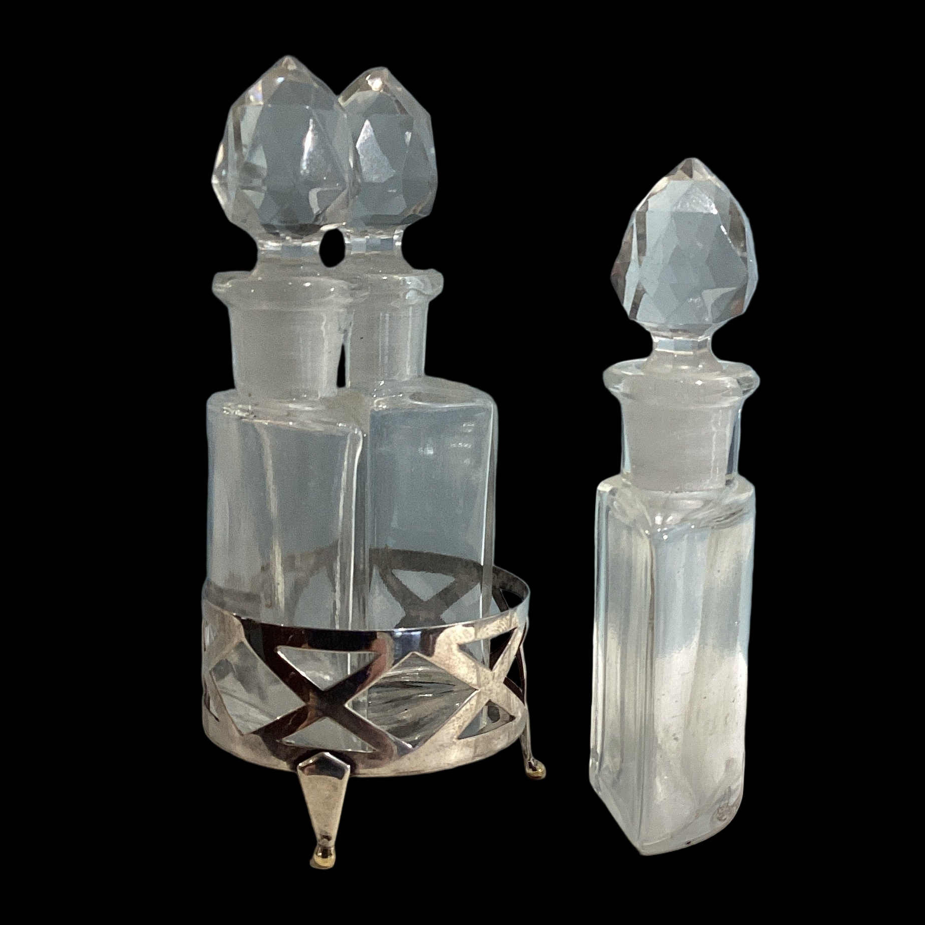 3 Scent Bottles w. stand - 40J34.35.106