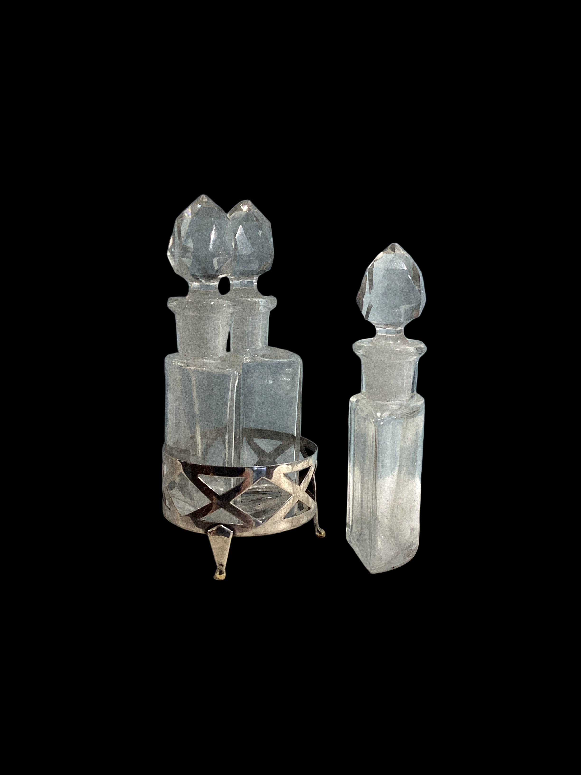 3 Scent Bottles w. stand - 40J34.35.106