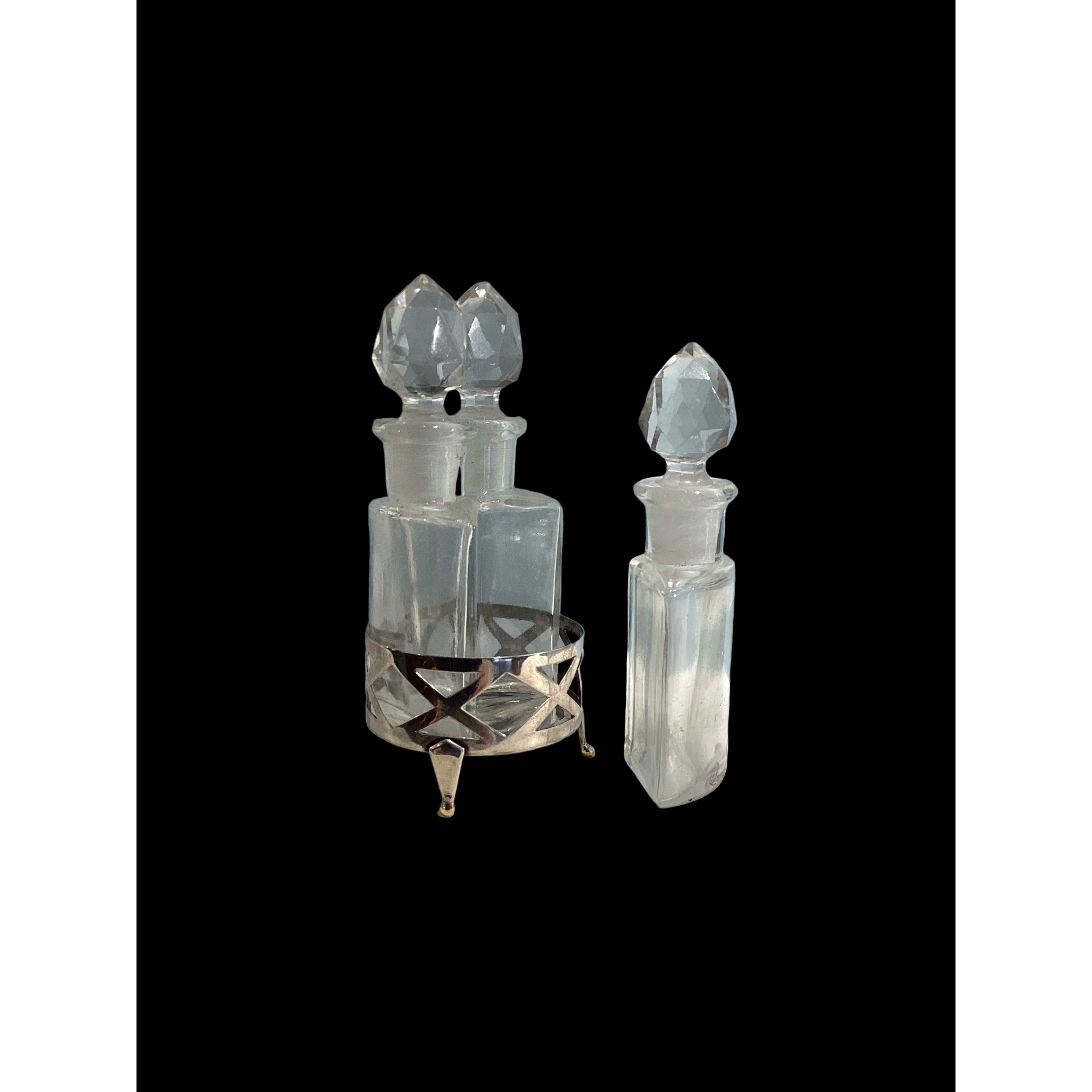 3 Scent Bottles w. stand - 40J34.35.106