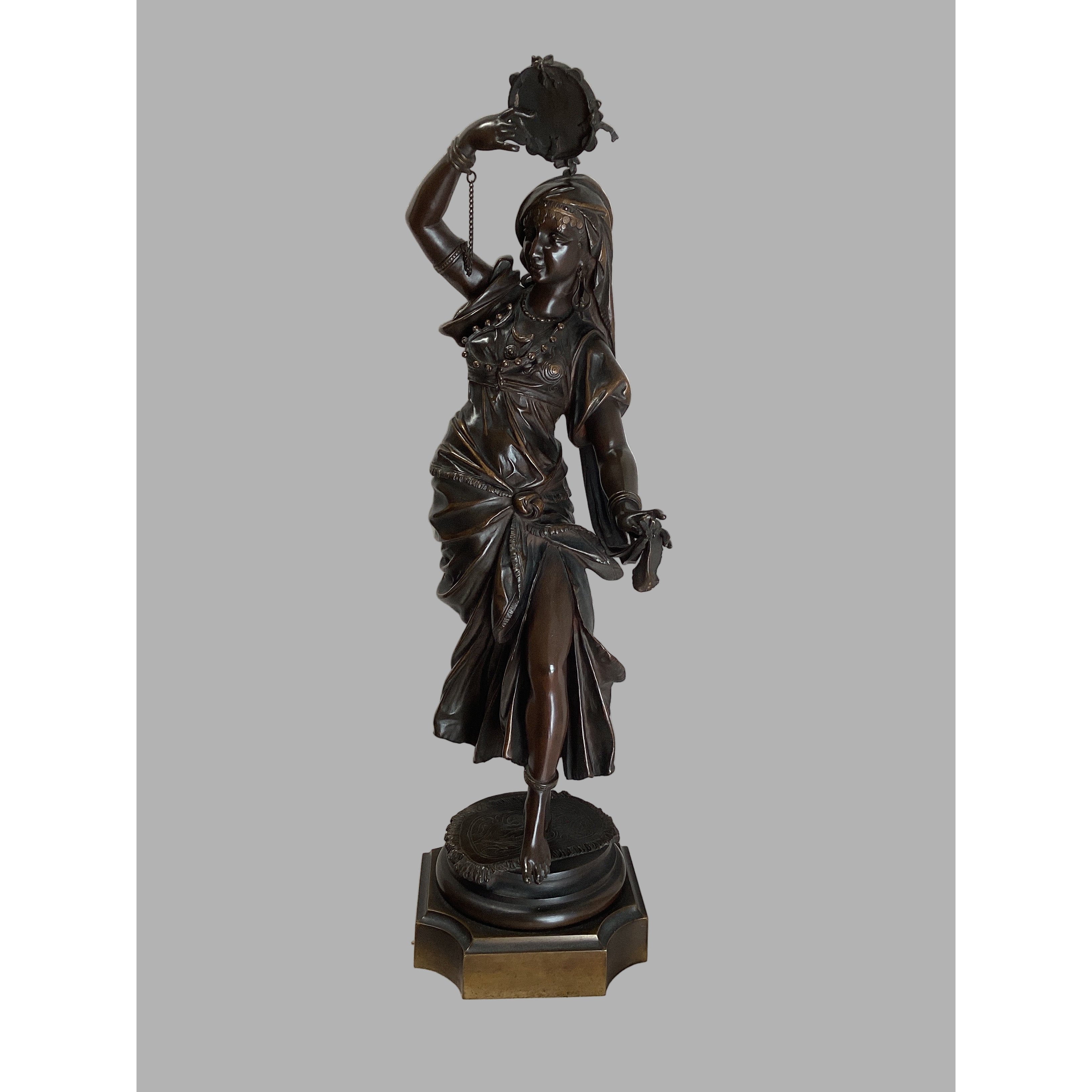 Tamborine dancer