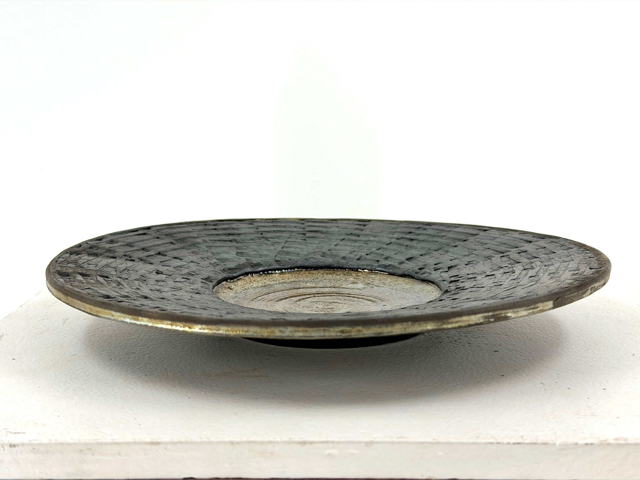 11 Inch Black And Gold Bowl Weave Design