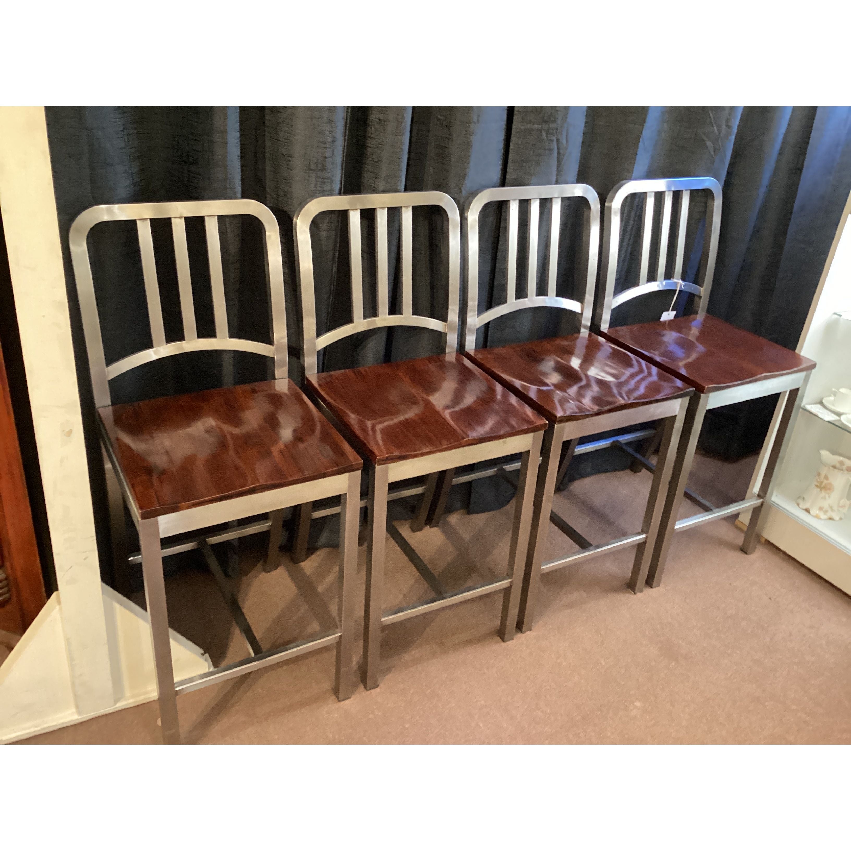 Set 4 contemporary bar stools - x2501.35.102