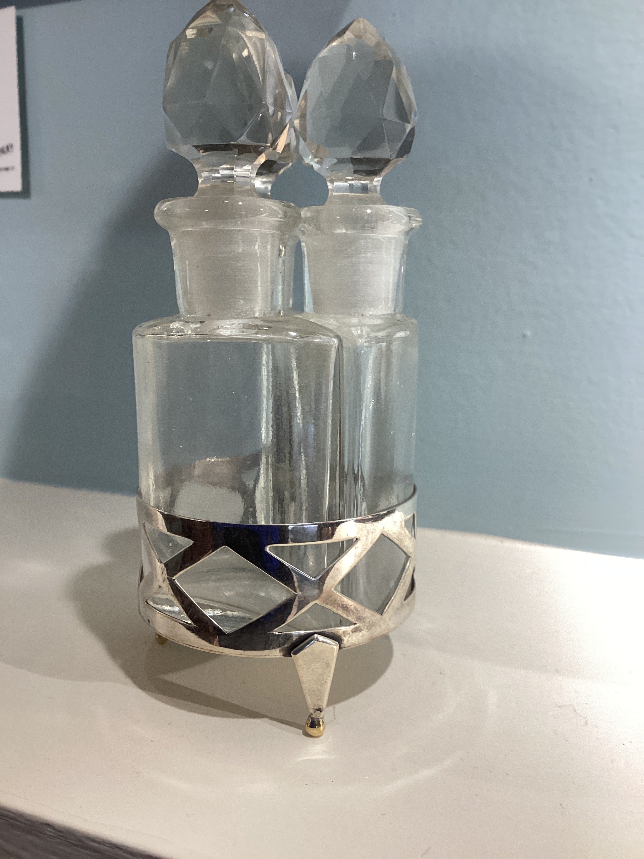 3 Scent Bottles w. stand - 40J34.35.106