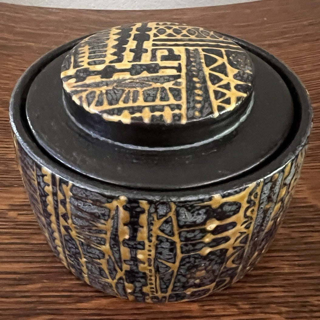 Baca Lidded Round box 724/3362