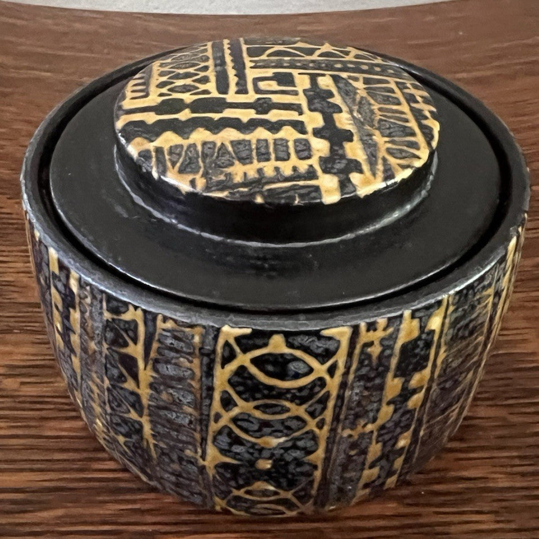 Baca Lidded Round box 724/3362